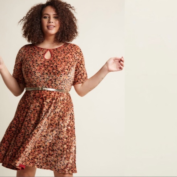 Modcloth Dresses & Skirts - Modcloth Present The Event Velvet Amber Dress
